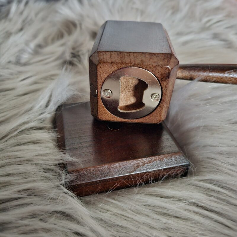 Hammer-Flaschenöffner aus Holz – Bild 3