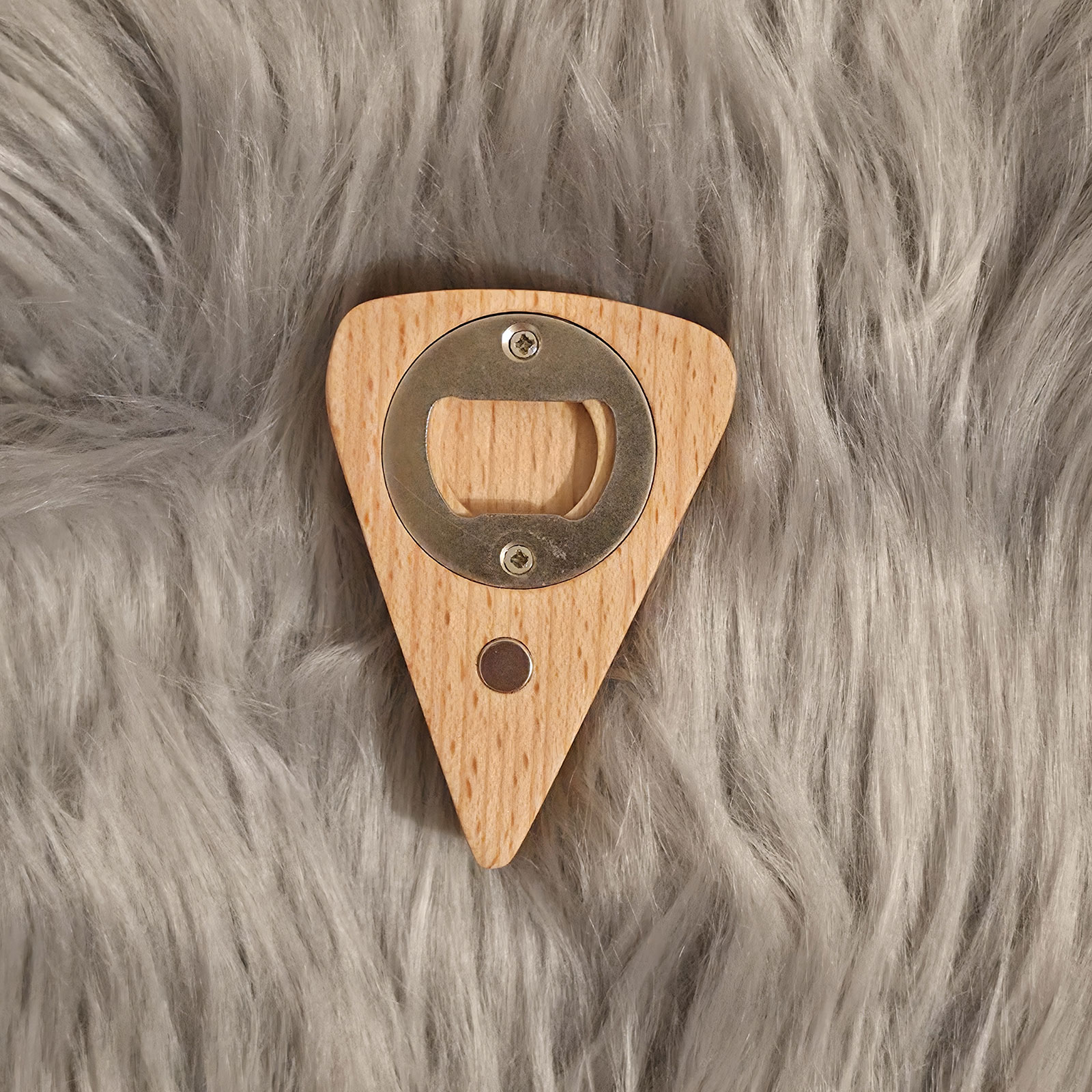 Handyhalter Flaschenöffner Käse aus Holz Rückseite mit Metall-Kapselheber und Magnet
