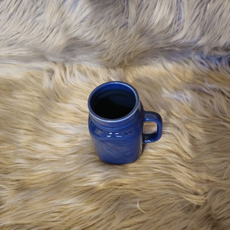 personalisierter Henkelbecher Liv blau