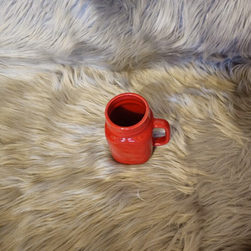 personalisierter Henkelbecher Liv rot