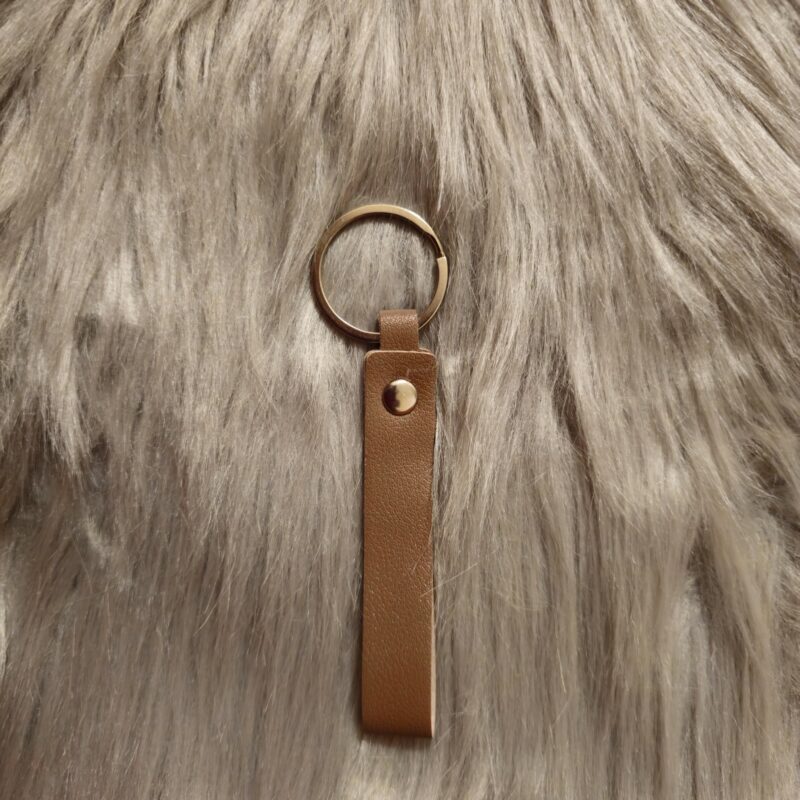 Personalisierter Schlüsselanhänger aus Kunstleder braun